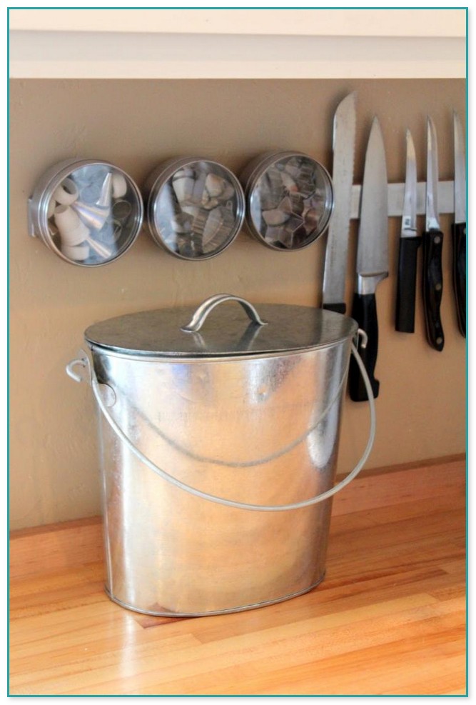 Brushed Stainless Steel Compost Pail
