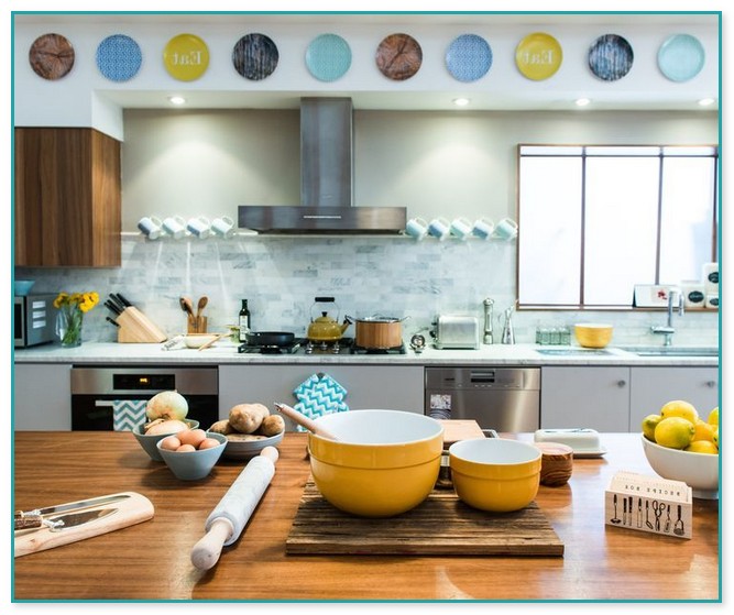 Decorating Kitchen Walls With Plates