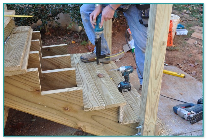 Build Deck Stairs With Landing 2