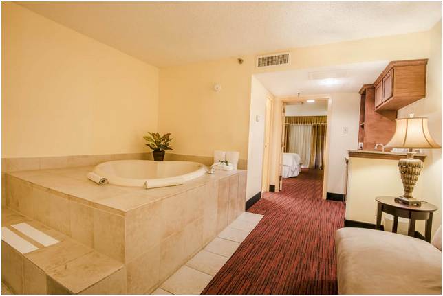 Downtown Dallas Hotels With Hot Tub In Room